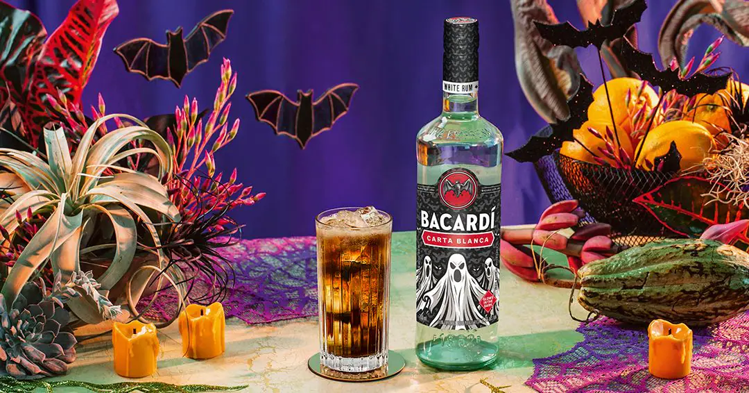 BACARDÍ® bringt das Gruselfieber zurück: Limitierte Halloween-Edition im leuchtenden Geister-Design sorgt für schaurig-schöne Partymomente