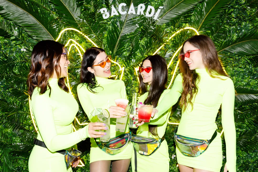 BACARDÍ AND MODEL OLIVIA CULPO HOST NEON BRUNCH TO CELEBRATE THE LAUNCH OF NEW
BACARDÍ LIME FLAVOR IN NEW YORK