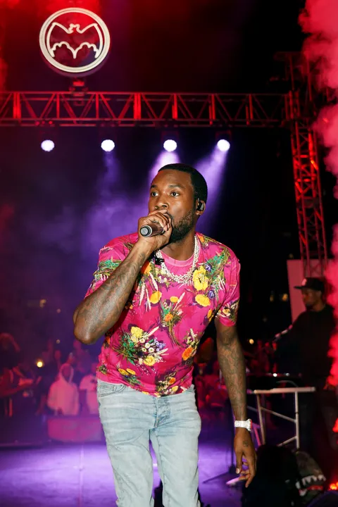 BACARDÍ RUM THROWS BACARDÍ LIV 305 BASH WITH HIP-HOP HEADLINERS MEEK MILL, 
SWIZZ BEATZ AND BIZ MARKIE IN MIAMI AHEAD OF THE BIG GAME
