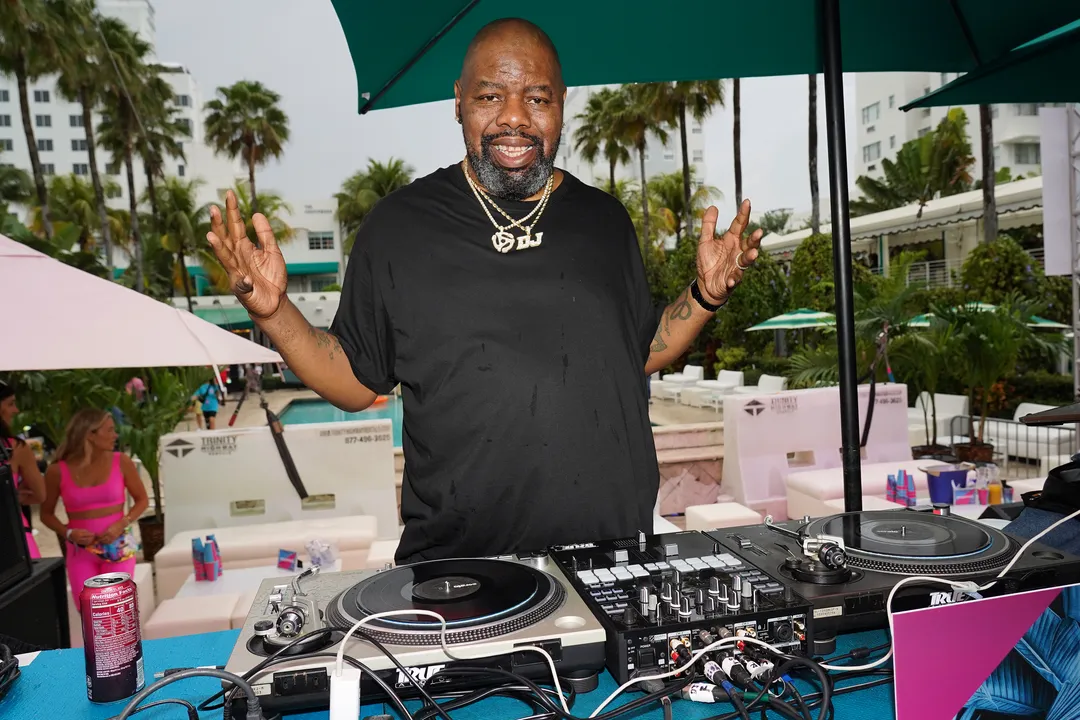 BACARDÍ RUM THROWS BACARDÍ LIV 305 BASH WITH HIP-HOP HEADLINERS MEEK MILL, 
SWIZZ BEATZ AND BIZ MARKIE IN MIAMI AHEAD OF THE BIG GAME
